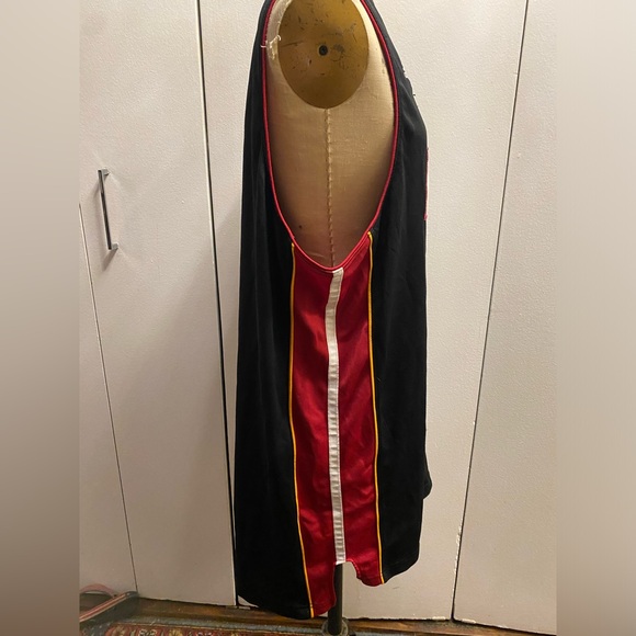 LeBron James Miami Heat No. 6 Basketball jersey - Picture 6 of 15